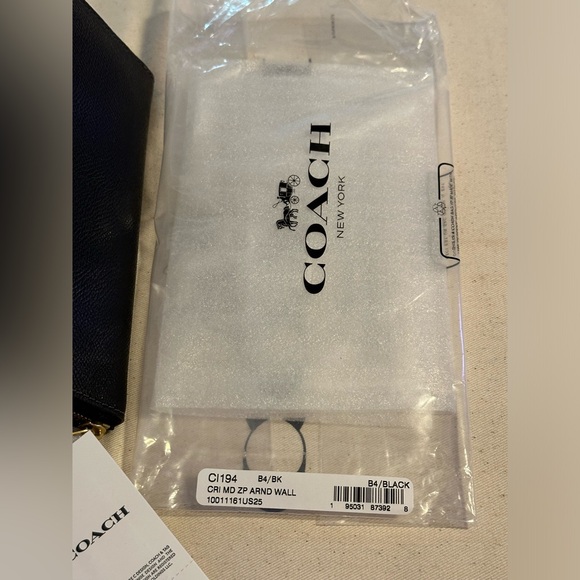 NWT COACH Black Leather Medium Zip Around Wallet - Picture 12 of 13